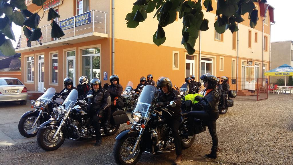 Pensiunea Claudiu Caransebeş المظهر الخارجي الصورة